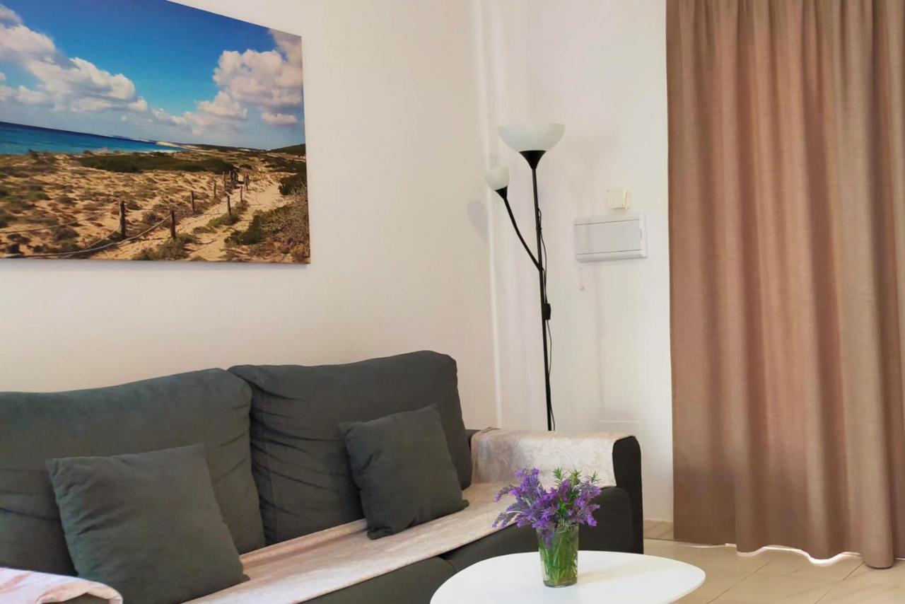 Apartaments California كالا إن بلانيس المظهر الخارجي الصورة