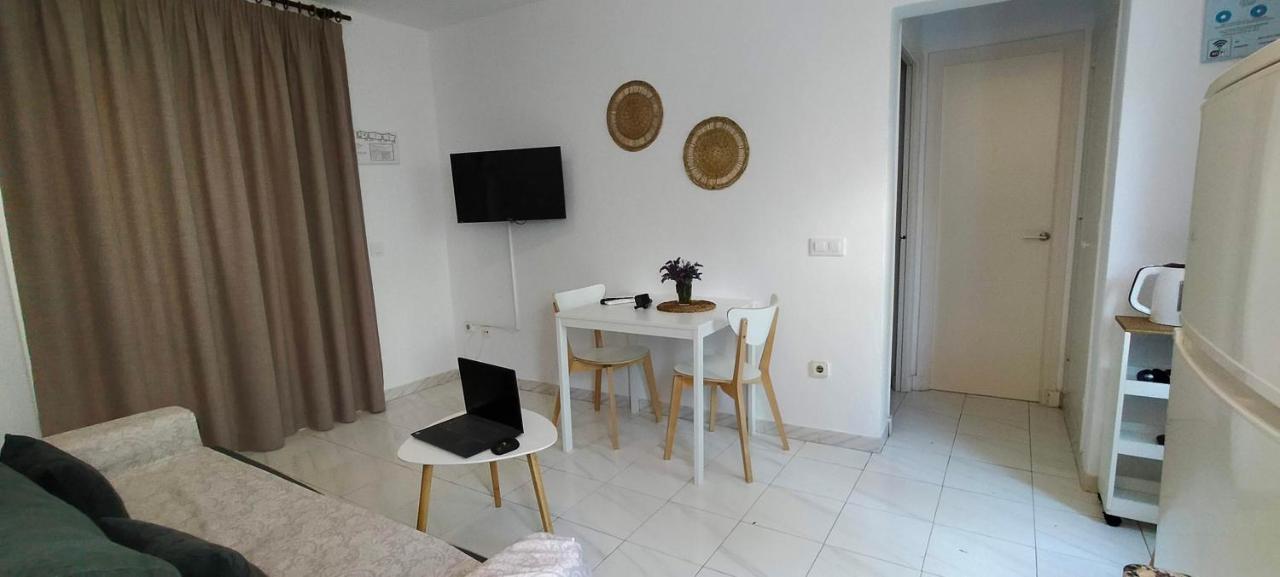 Apartaments California كالا إن بلانيس المظهر الخارجي الصورة