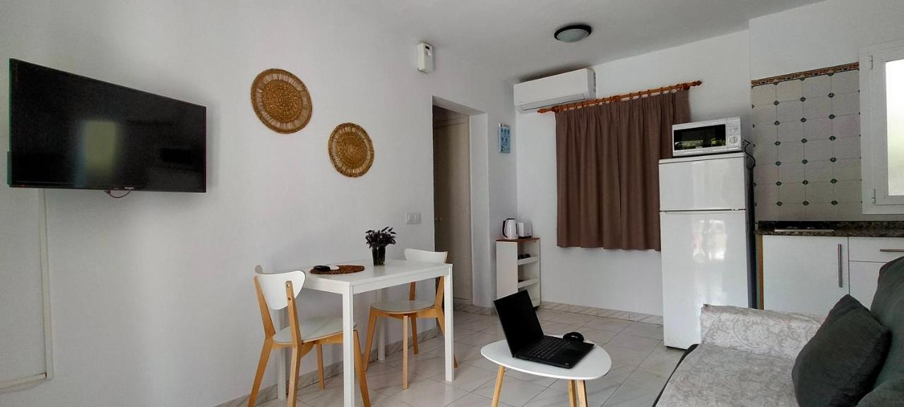 Apartaments California كالا إن بلانيس المظهر الخارجي الصورة