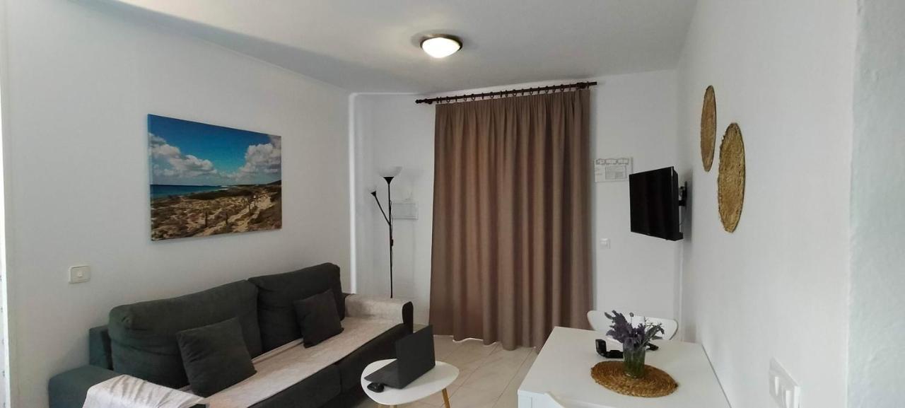 Apartaments California كالا إن بلانيس المظهر الخارجي الصورة