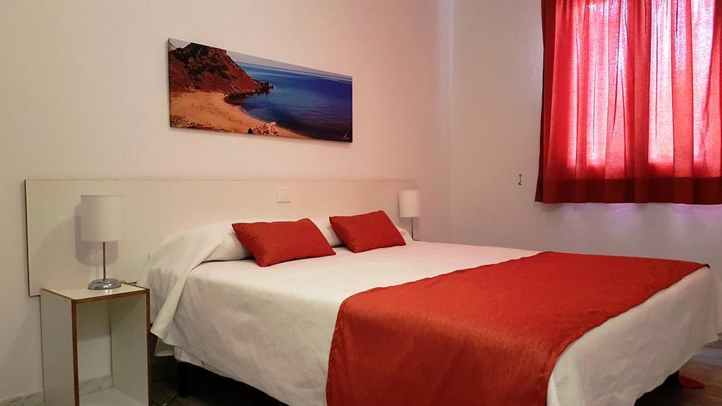 Apartaments California كالا إن بلانيس المظهر الخارجي الصورة