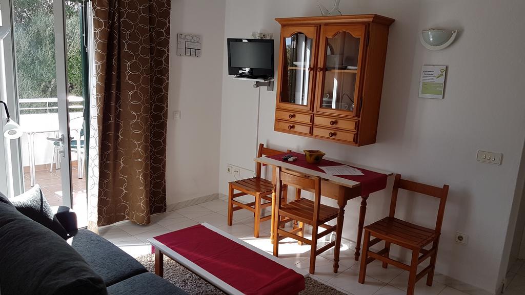 Apartaments California كالا إن بلانيس المظهر الخارجي الصورة